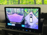 【マルチビューカメラシステム】専用のカメラにより、上から見下ろしたような視点で360度クルマの周囲を確認することができます☆死角部分も確認しやすく、狭い場所での切り返しや駐車もスムーズに行えます。