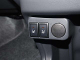 寒い時期には大活躍の【シートヒーター】付き車両です、冬場乗り始めなかなか暖房が効かなくても座面の部分が温かくなってくれて大助かり!!