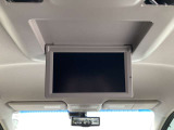 後席フリップダウンモニターでお子様が長時間のドライブに飽きることなく楽しめて、渋滞の際にも退屈することなく大活躍です☆