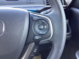 Hondaセンシングの機能のひとつ、アダプティブクルーズコントロール付!アクセルから足を離しても設定したスピードと前車との車間を保ち走行してくれます!車線維持もアシスト☆高速道路で疲労軽減ですね☆