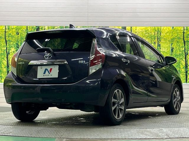 トヨタ アクア 1.5 S の中古車詳細 (49,700km, ダークバイオレット