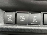 両側電動スライドドアのスイッチ付です。車内からもスイッチひとつで楽にドアの開閉が可能です。電動なので開閉時に力を使う必要がなく、半ドアになることもありません!