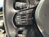 ステアリングにオーディオ操作スイッチが付いています。オーディオ画面に直接タッチしなくても操作が出来ますので、運転に集中できます。
