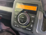 【オートエアコン】一度お好みの温度に設定すれば、車内の温度を検知し風量や温度を自動で調整。暑い&hellip;寒い&hellip;と何度もスイッチ操作をする必要はありません。快適な車内空間には必須の機能ですね♪
