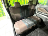 後部座席も気になるようなキズ・汚れやへたり等、大きなダメージはなく、良好な状態です。