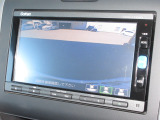 バックをするとき自動でリアの様子が映る『リアカメラ』付き!ナビ画面で確認しながらバックができますから安心ですね。でも、目視も大切ですよ!安全第一でお願いします!