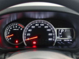 とっても見やすいメーターです。夜間時はラグジュアリーな気分にさせてくれる照明が魅力ですので、夜のドライブも楽しみになりますよ♪