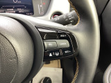 Hondaセンシングの機能のひとつ、アダプティブクルーズコントロール付!アクセルから足を離しても設定したスピードと前車との車間を保ち走行してくれます!車線維持もアシスト☆高速道路で疲労軽減ですね☆