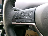 ハンドルスイッチで車両設定・オーディオの選曲や音量調整などが出来、安全性もアップ。