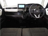◆視界広々で非常に運転しやすくロングドライブでも疲れを感じさせないすっきりとまとまったインパネ周りです。