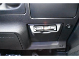 ETCは運転席インパネ右下に専用カバーによって埋め込まれています