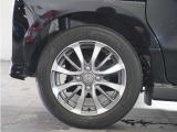 アルミホイール装着車です!これで足元まわりもおしゃれにきまります!