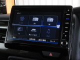 ナビゲーションはギャザズ8インチナビ(VXU-195NBi)を装着しております。AM、FM、CD、DVD再生、Bluetooth、音楽録音再生、フルセグTVがご使用いただけます。