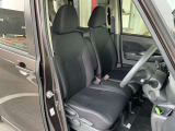 運転席もゆったりとお座り頂けます。