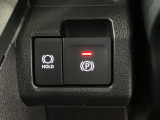 【電動パーキングブレーキ+オートブレーキホールド機能】 指先だけで簡単に操作が可能なパーキングブレーキ、スイッチを押すとブレーキペダルから足を離してもブレーキを保持できるオートブレーキホールド搭載。
