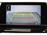 バックモニター付き。 車両後方の映像が画面に表示されるので、車庫入れが苦手な人も安心です。 ただし、目視確認もお忘れなくお願いいたします。