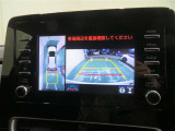 パノラミックビューモニター搭載。カメラで車両周囲の状況を映し出すため、狭い場所での駐車などに役立ちます。