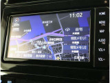 純正ナビを装備。タッチパネル式で使いやすく、お出かけもラクラクです。