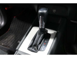 扱いやすい位置に配置されたフロアオートマチックです☆CVTを採用で滑らかでスムーズな走りが楽しめますよ♪