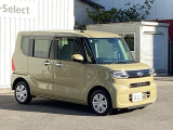 LEDヘッドライトを装備しています。LEDヘッドライトはとても明るく、雨の日や夜間走行も安全・安心です。オートライトコントロール付きで周囲の明るさに応じて自動で点灯・消灯します。