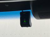 純正ドライブレコーダーを装着しています♪高画質、高機能で、毎日の運転に安心をプラスします!しっかり、録画できるマストアイテムです♪