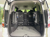 普段のお買い物や通勤、送迎等に十分な荷室スペースを確保しております。セカンドシートを倒すと、大きな荷物の積載も可能です♪