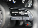 前走車両の速度に合せて、自車の速度を調整できる「MRCC(マツダレーダークルーズコントロール)」を装備しています。
