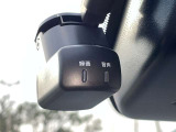 ドライブレコーダー装備です!もしもの時やあおり運転など、映像記録は証拠になるのであると安心ですね!