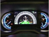 とっても見やすいメーターです。夜間時はラグジュアリーな気分にさせてくれる照明が魅力ですので、夜のドライブも楽しみになりますよ♪