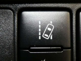 【LDA(レーンデパーチャーアラート)】&hellip;道路上の白線(黄線)をセンサーで認識し、ドライバーがウインカー操作を行わずに車線を逸脱する可能性がある場合、警報でお知らせします。