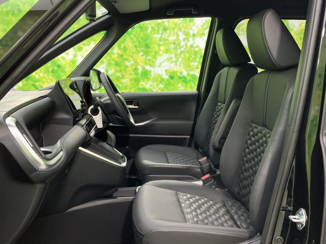トヨタ ヴォクシー 1.8 ハイブリッド S-Z E-Four 4WD の中古車詳細