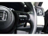 Hondaセンシングの機能のひとつ、アダプティブクルーズコントロール付!アクセルから足を離しても設定したスピードと前車との車間を保ち走行してくれます!車線維持もアシスト☆高速道路で疲労軽減ですね☆