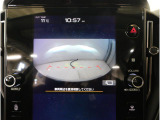 ■人気のフロントビューモニター装備。フロントグリルのカメラ映像を11.6インチディスプレイに表示。自車の前方の様子が確認可能です。見通しの悪い交差点や駐車・発進時などの前方確認をサポートします。