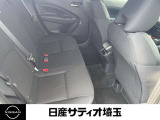 後席も広々していますので、海や山への行楽時も室内で快適に過ごせます!