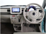 見通しのよいすっきりとした視界で、誰でも運転しやすいです。運転のしやすさは疲れにくさにも繋がりますよ♪