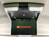 【フリップダウンモニター】大画面モニターで後席でもエンタメをお楽しみいただけます。小さなお子様にも大人気の装備です♪
