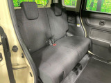 後部座席も気になるようなキズ・汚れやへたり等、大きなダメージはなく、良好な状態です。
