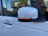 オシャレさと視認性を兼ね備えたLEDミラーウインカー♪