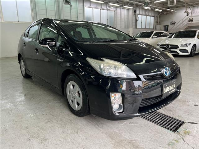 プリウス 1.8 S LEDエディション 修復歴無し（DAA-ZVW30）