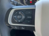ナビゲーションの装着でステアリングホイール左側のスイッチが操作ができます。オーディオの操作、切替が可能になり、運転しながらでも扱えるので、とても便利です♪