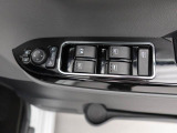 パワーウィンドゥ 運転席ドアスイッチ照明付です。電動格納ミラーも手元でワンモーションで可能です。