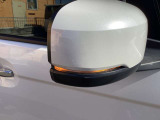 オシャレさと視認性を兼ね備えたLEDミラーウインカー♪