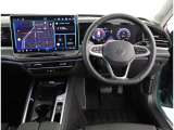 レザーステアリングにデジタルメーターです!車両情報、ナビをメーター画面内で確認できます)お客様の運転をサポートします!