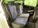 後部座席も気になるようなキズ・汚れやへたり等、大きなダメージはなく、良好な状態です。