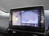 アラウンドビューモニター付き。空から見下ろしているかのようにクルマの周りの安全をディスプレイに映し出してくれます。周囲の状況がひと目で把できるため見通しの悪い場所での駐車もスムーズですよ。