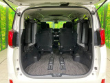 後席を格納すると、これだけの広さが!シーンに合わせたシートアレンジで、大きな荷物も積むことが出来ます♪