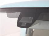 サポカーは、高齢運転者を含めたすべてのドライバーによる交通事故の発生防止・被害軽減対策の一環として、国が推奨する新しい自動車安全コンセプトです。詳しくは販売店スタッフまでおたずねください。