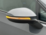 視認性の高いサイドミラー。空気抵抗も考慮されております。