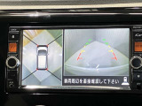 【アラウンドビューモニター】車を上から見下ろしているかのような映像で周囲の状況がひと目で確認、狭い駐車場に駐車するときも安心です♪