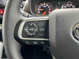 ナビゲーションの装着でステアリングホイール左側のスイッチが操作ができます。オーディオの操作、切替が可能になり、運転しながらでも扱えるので、とても便利です♪